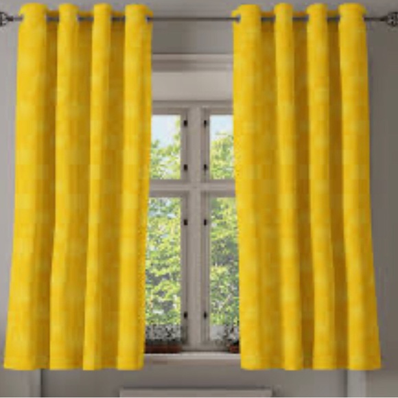 yellowcurtainrd